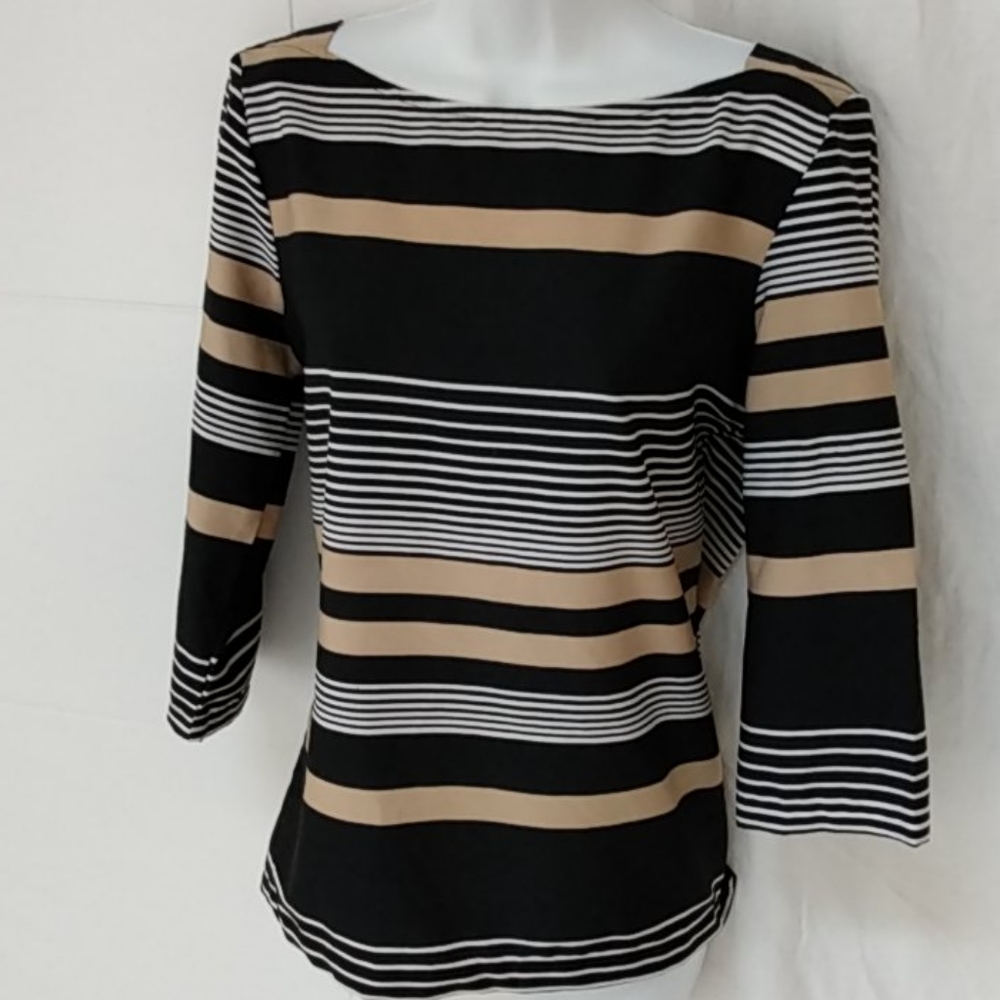 Jennifer & Grace Button down back blouse S